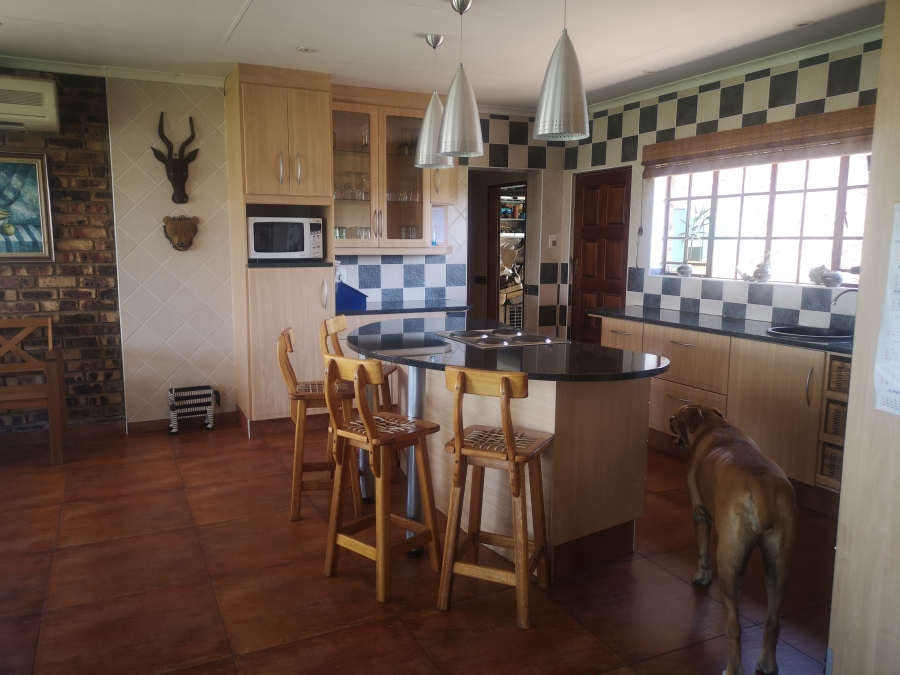 7 Bedroom Property for Sale in Oranjeville Free State